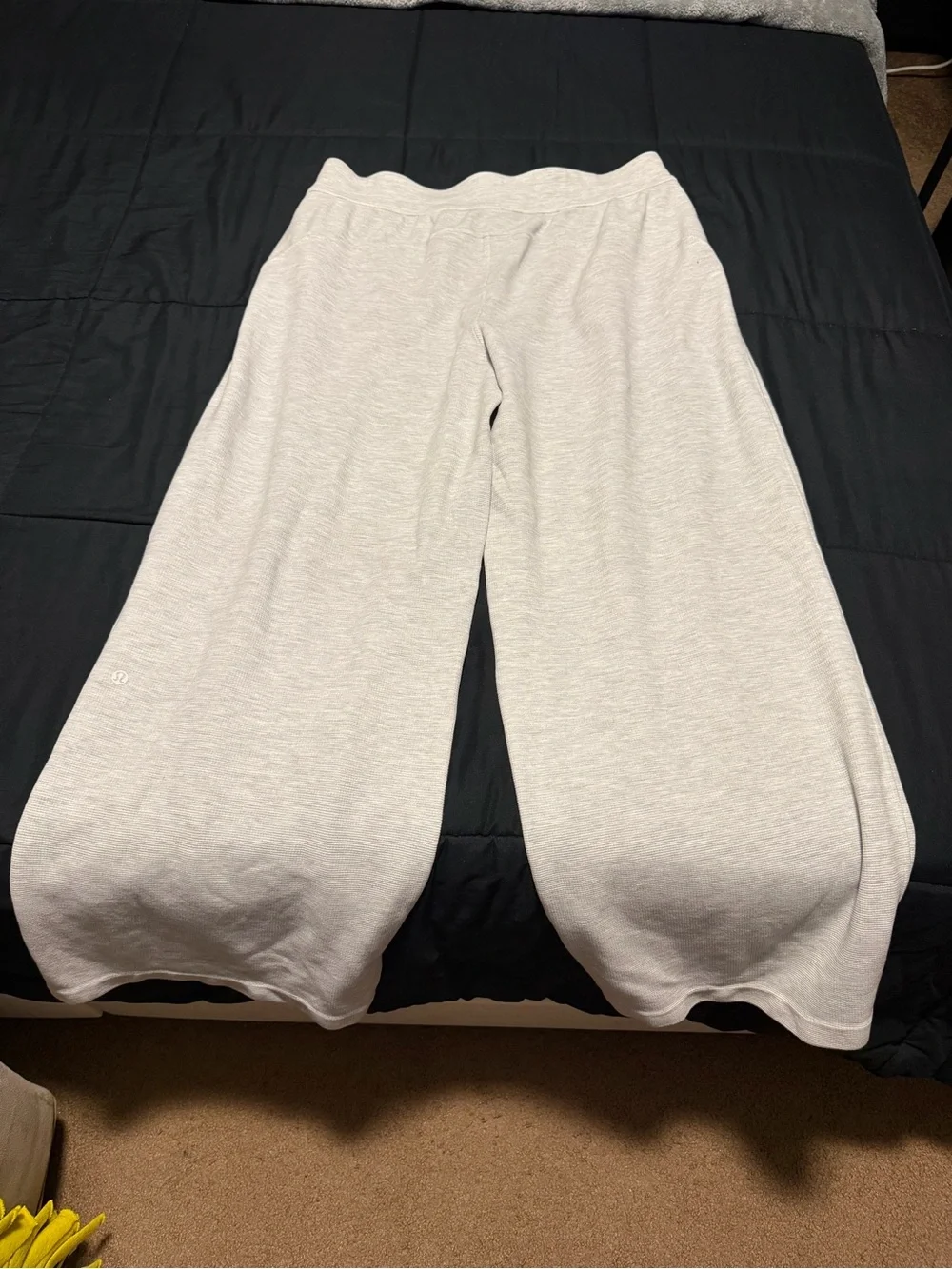 Women’s Lululemon scuba wide leg pant grey xl
